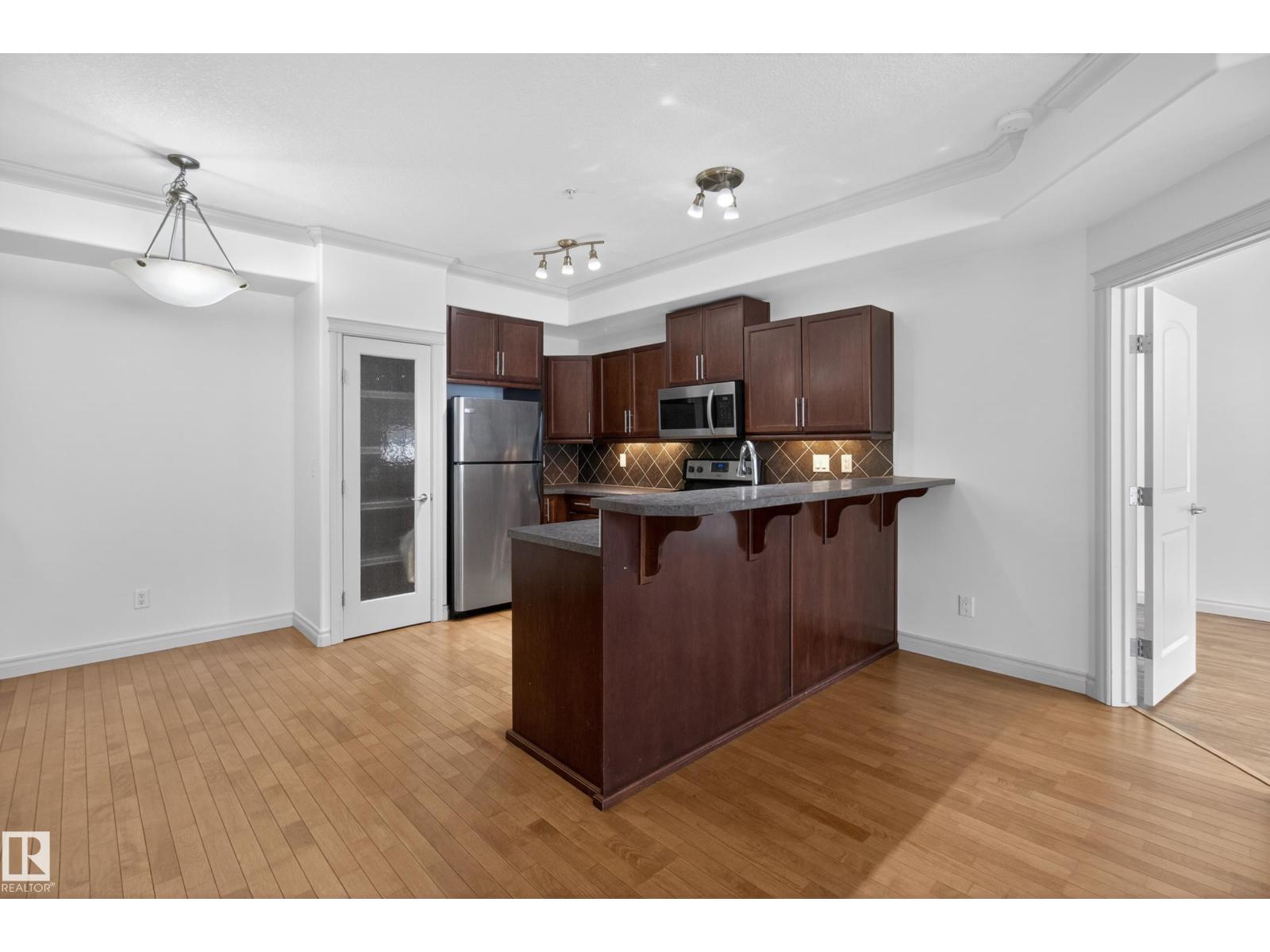 #105 10121 80 AV NW, Edmonton