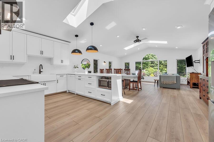486 WINNIETT Street - 10