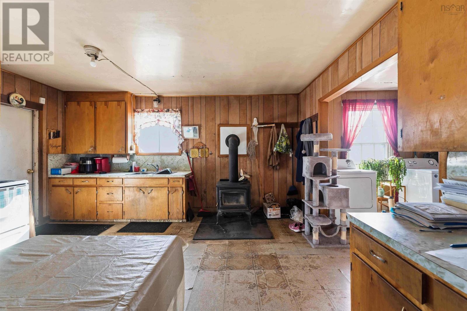 Property 10 of 14 of 3041 Highway 1