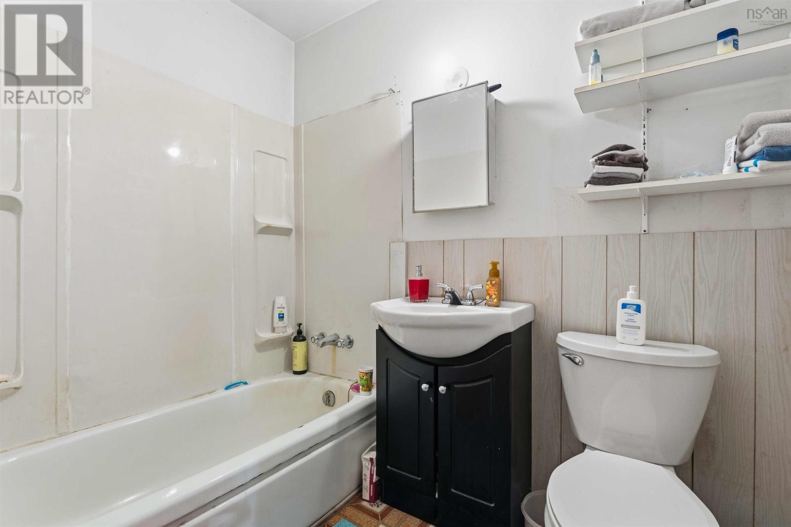 Property 12 of 14 of 3041 Highway 1