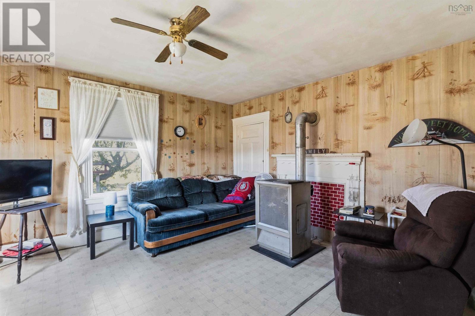 Property 3 of 14 of 3041 Highway 1