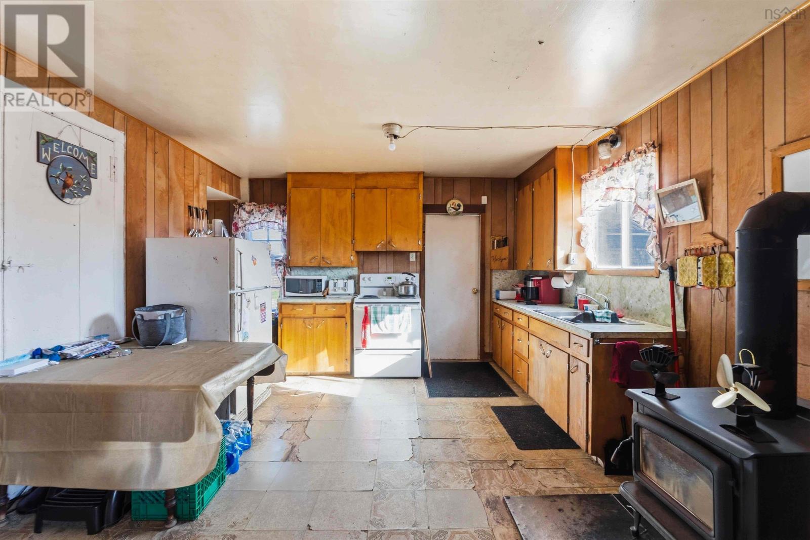 Property 9 of 14 of 3041 Highway 1