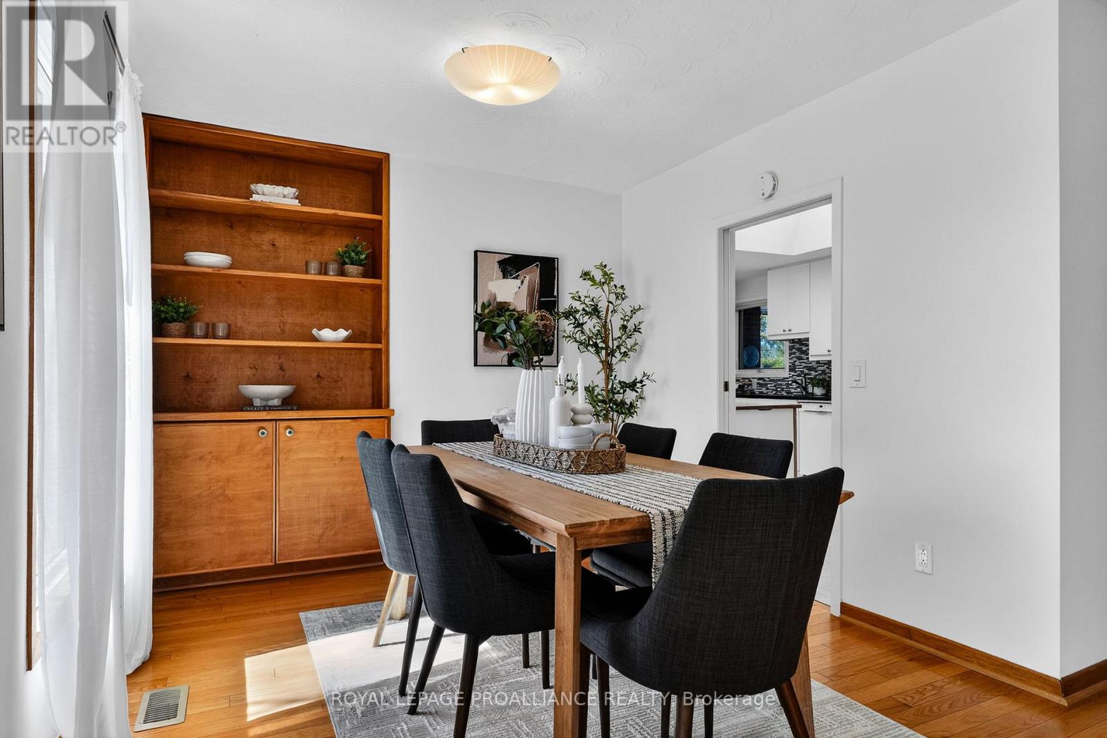 1 MEREDITH AVENUE - 10