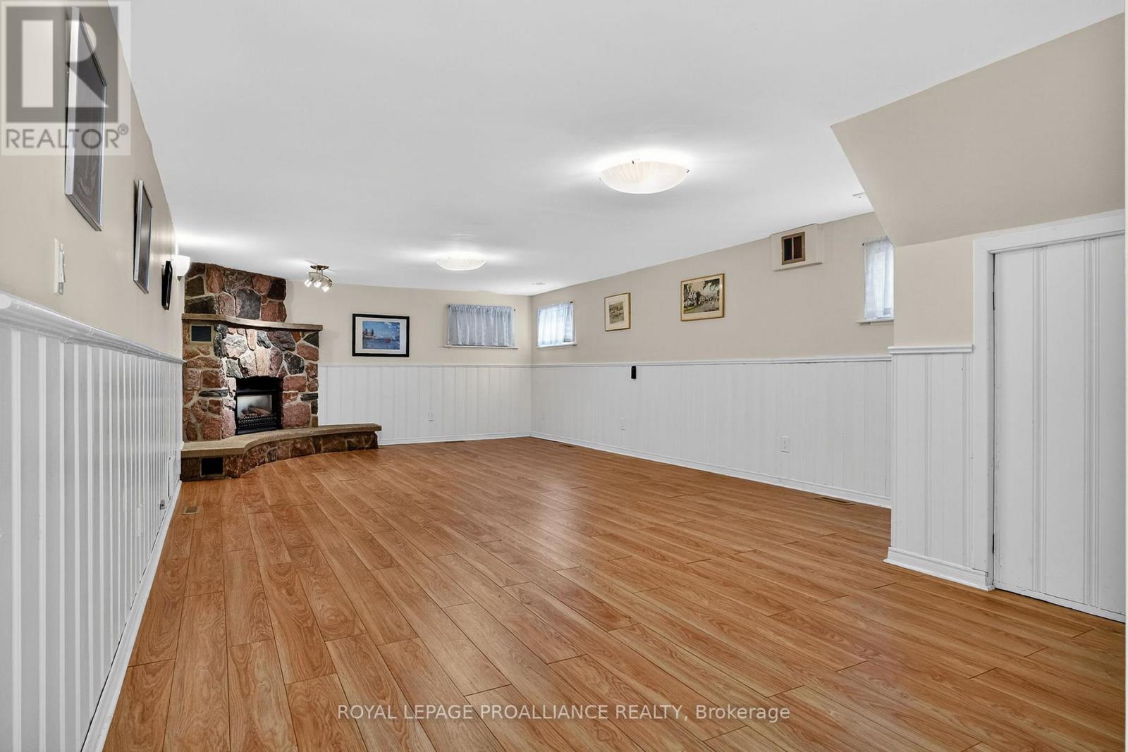 1 MEREDITH AVENUE - 29