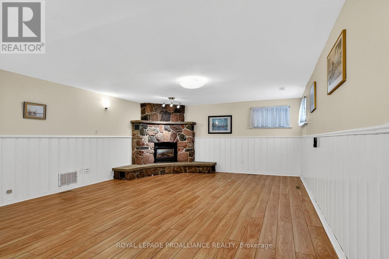1 MEREDITH AVENUE - 31