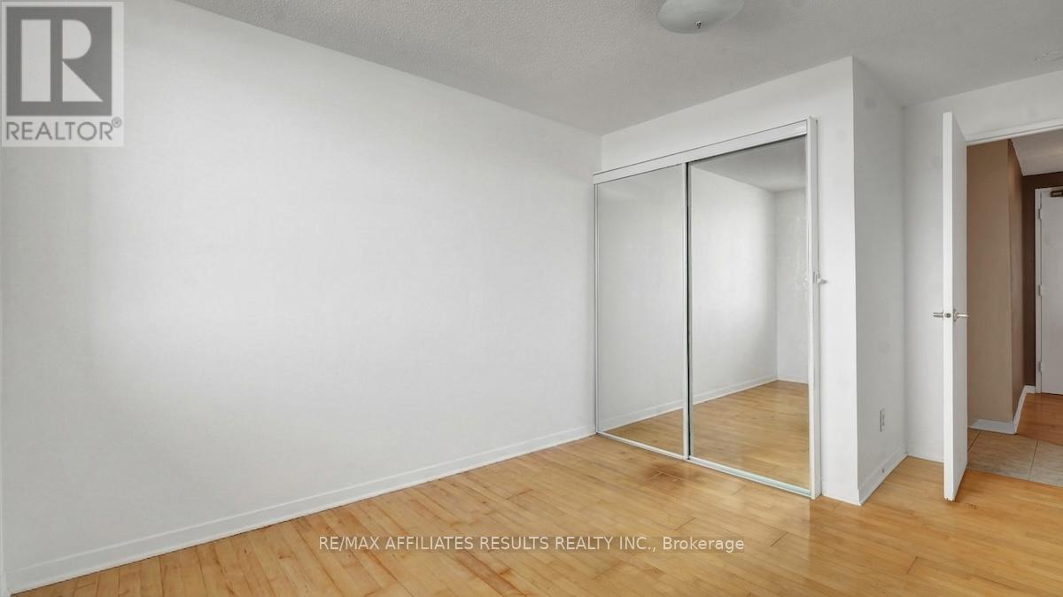 #2110 415 GREENVIEW AVENUE - 27