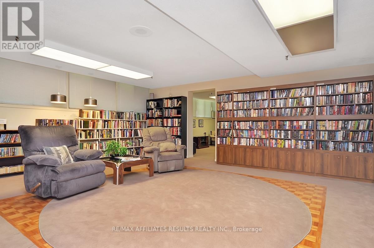 #2110 415 GREENVIEW AVENUE - 36