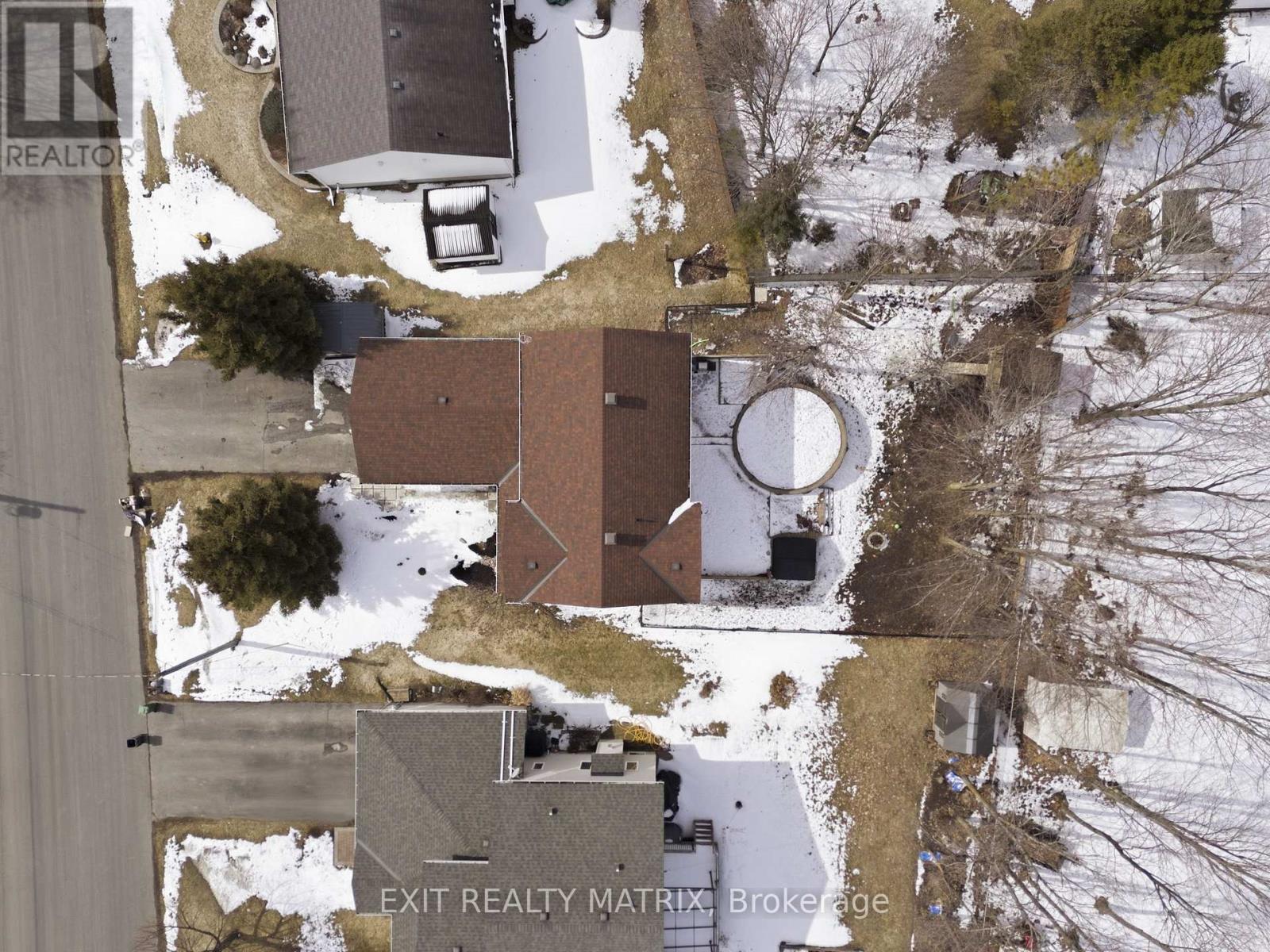 563 LOUCKS DRIVE - 29