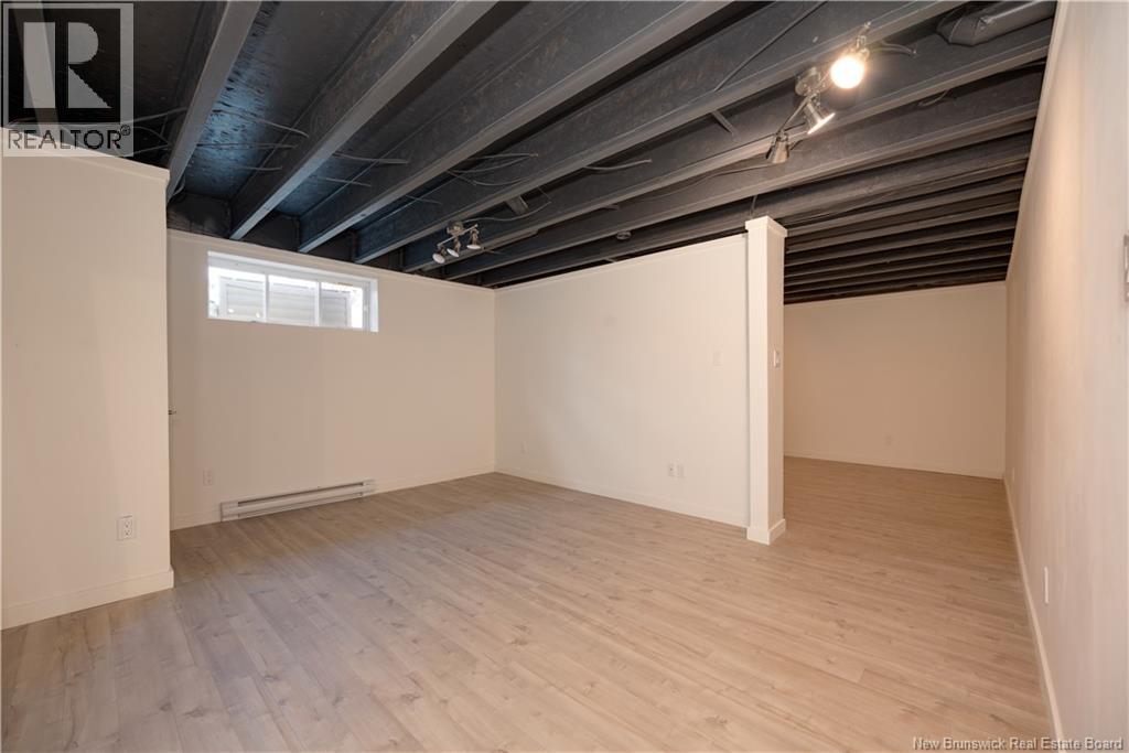 56 Golden Street - 27