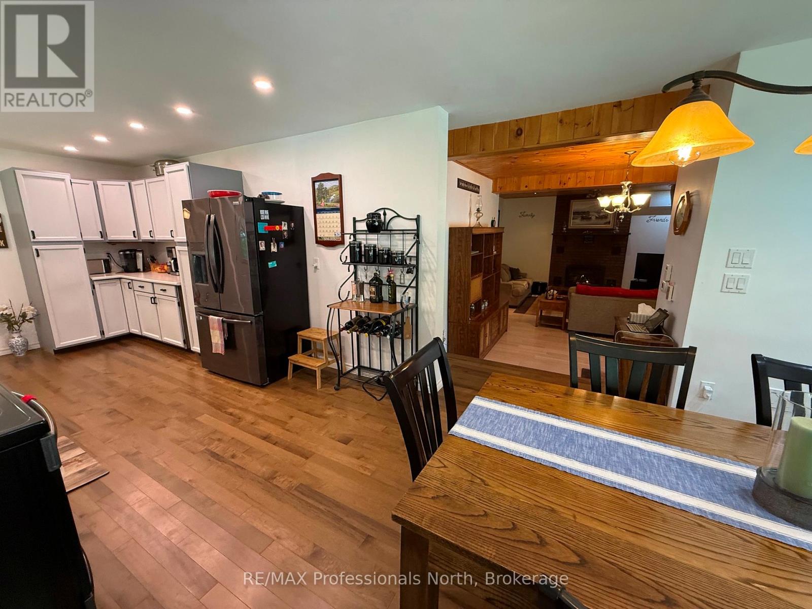 1023 CHESTER CRESCENT - 21