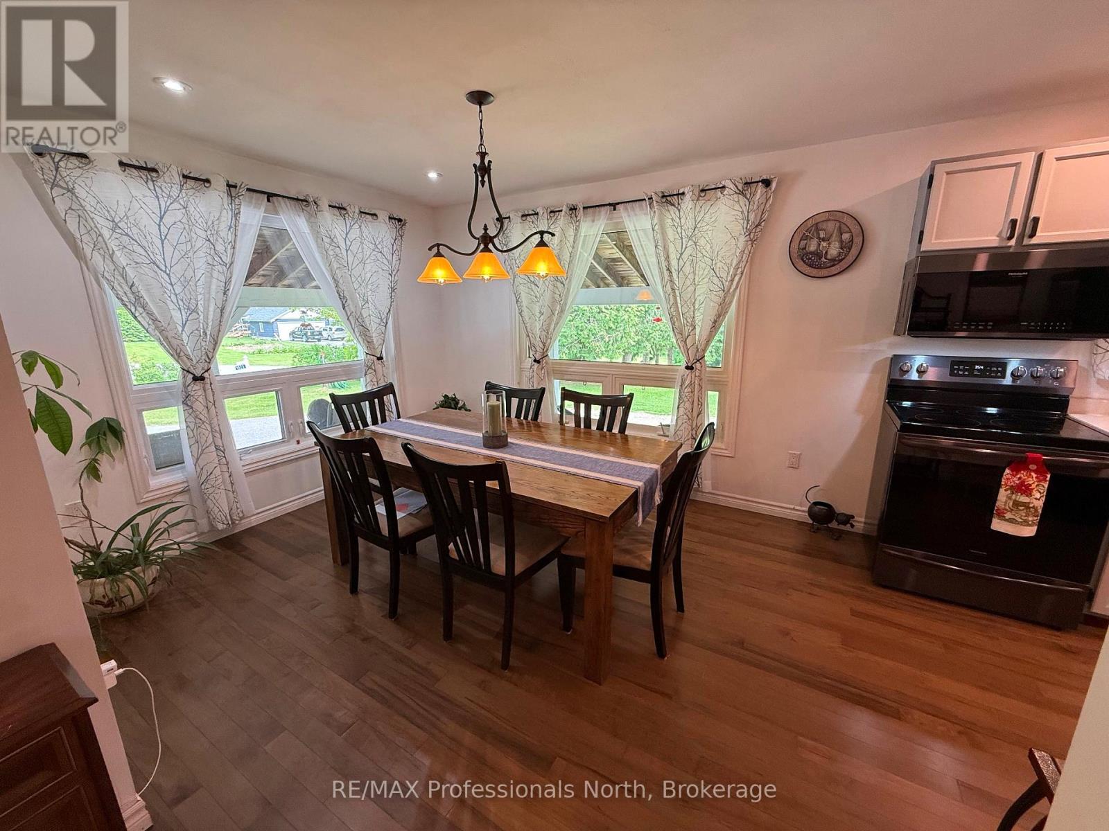 1023 CHESTER CRESCENT - 22