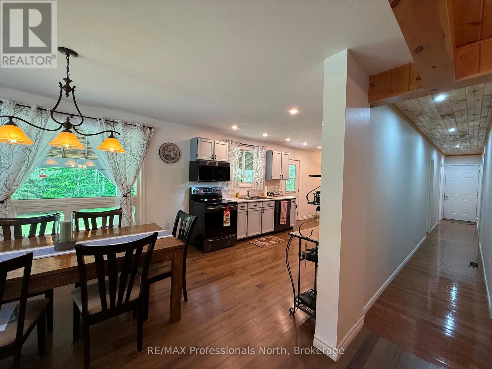 1023 CHESTER CRESCENT - 24