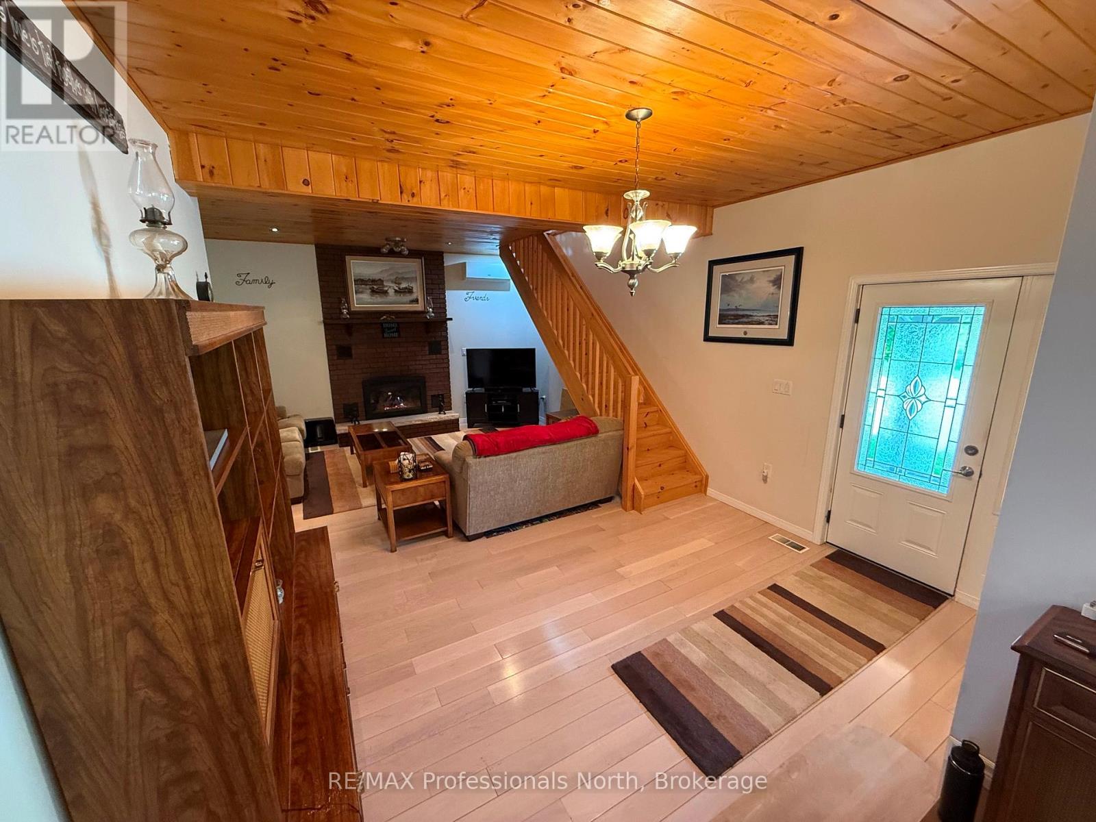 1023 CHESTER CRESCENT - 26
