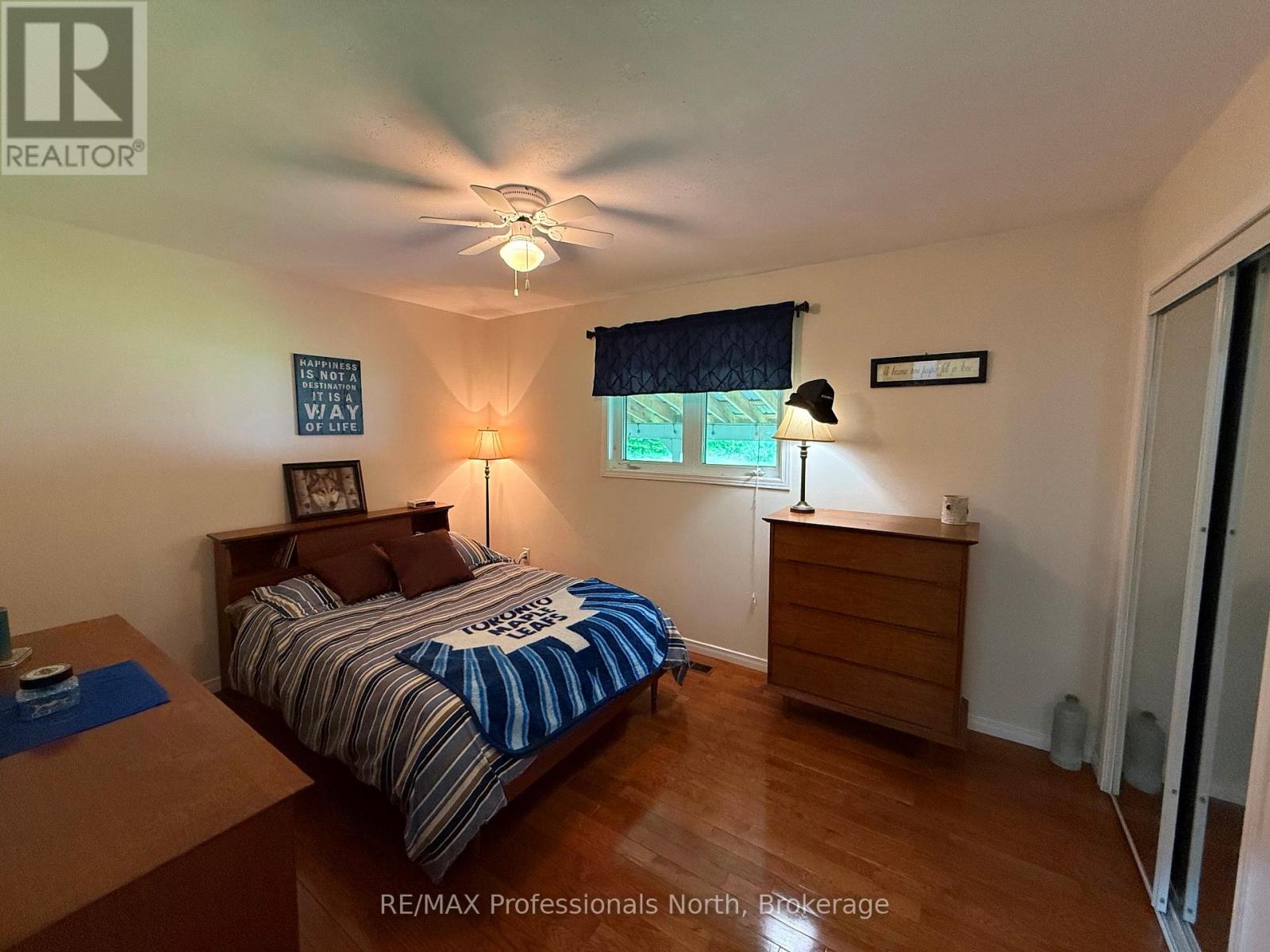 1023 CHESTER CRESCENT - 32