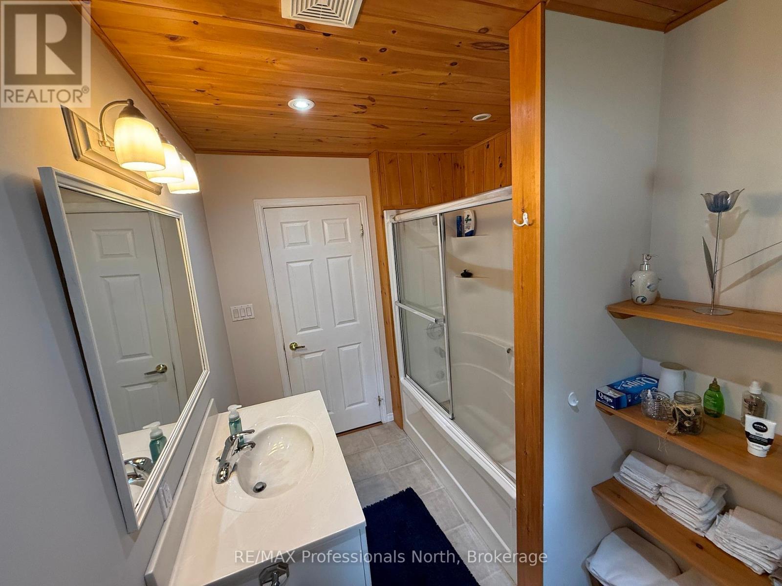 1023 CHESTER CRESCENT - 35