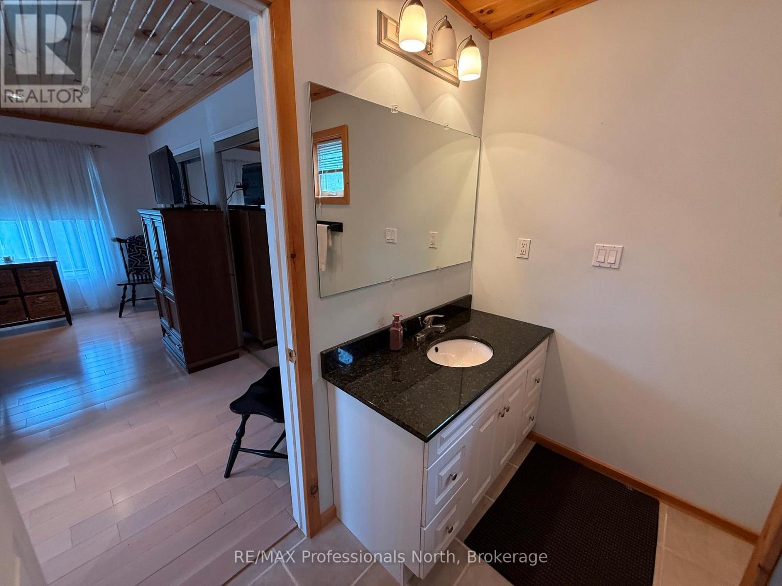 1023 CHESTER CRESCENT - 40