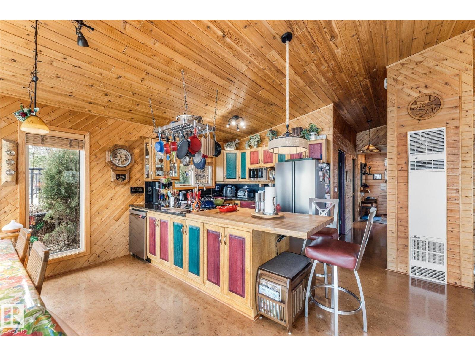 5039 6 St - 16