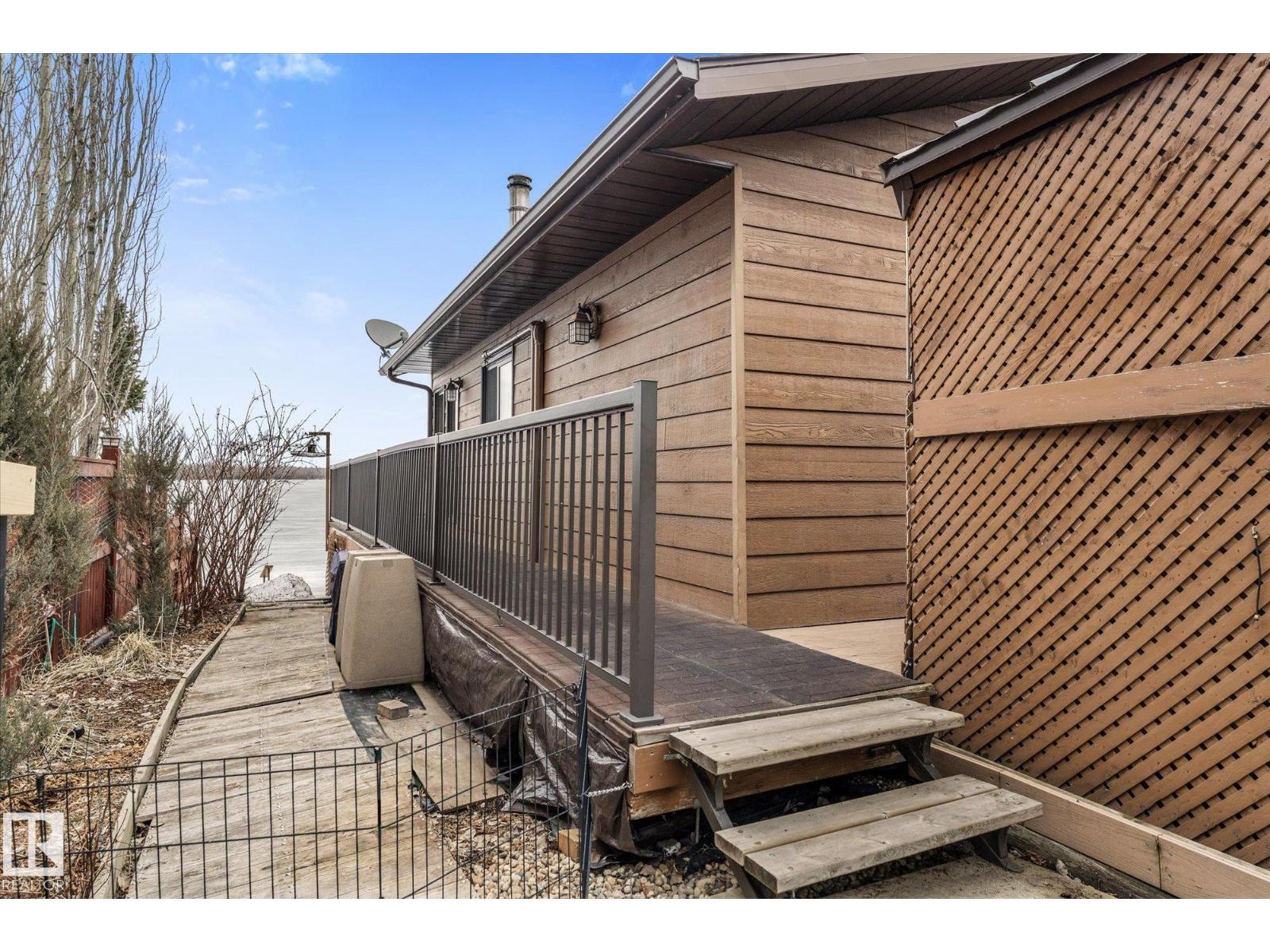 5039 6 St - 31