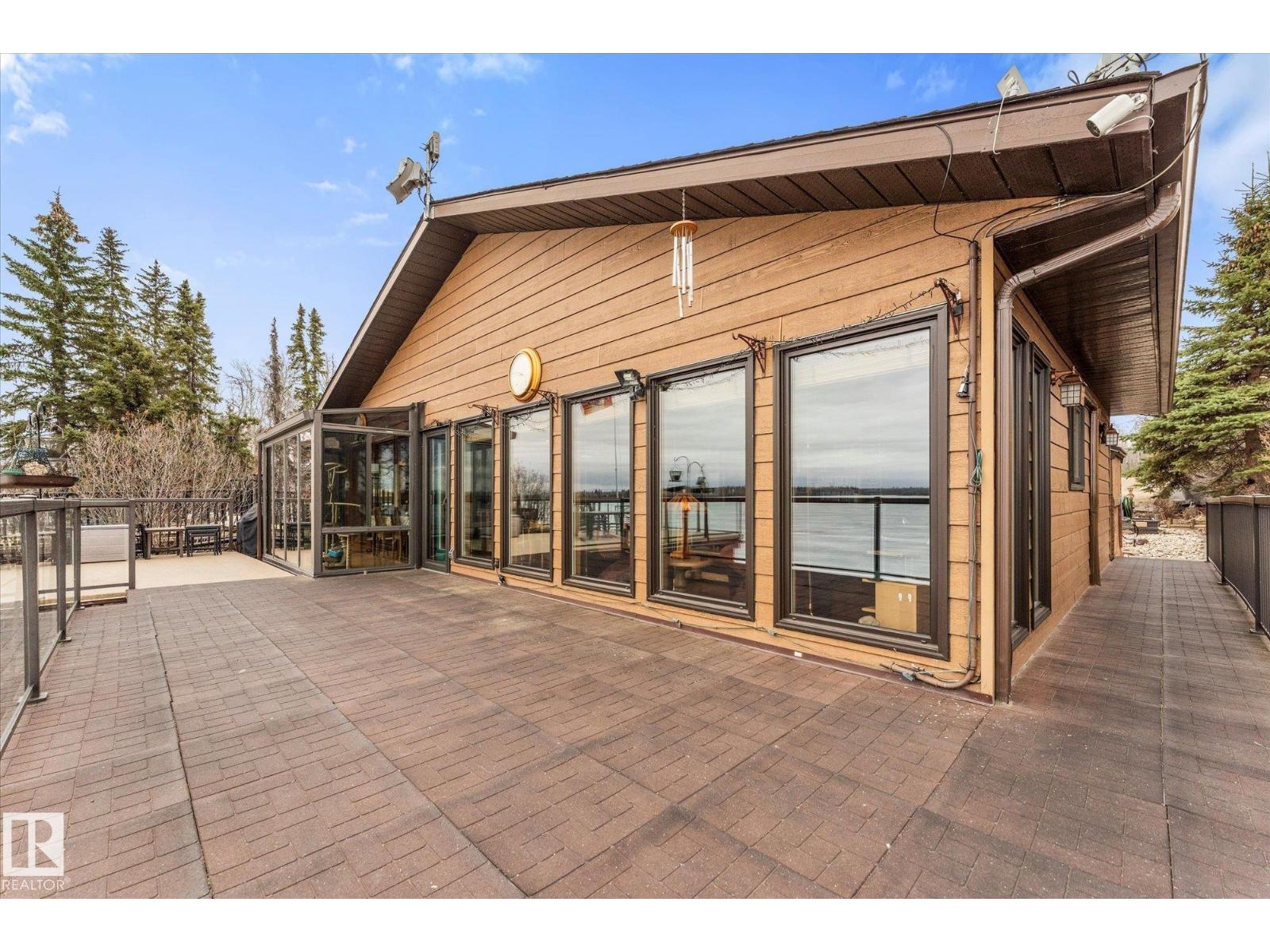 5039 6 St - 32