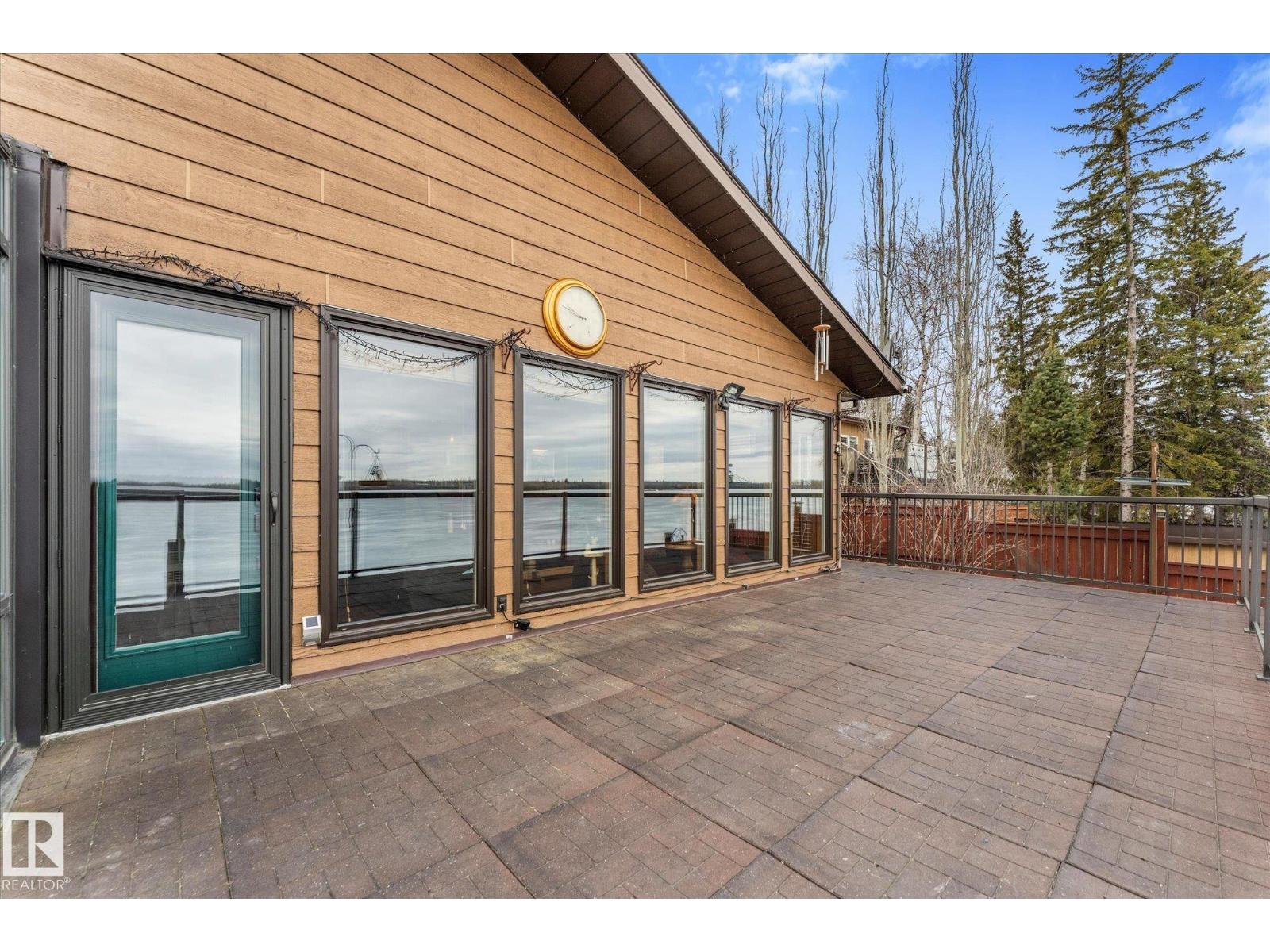 5039 6 St - 33