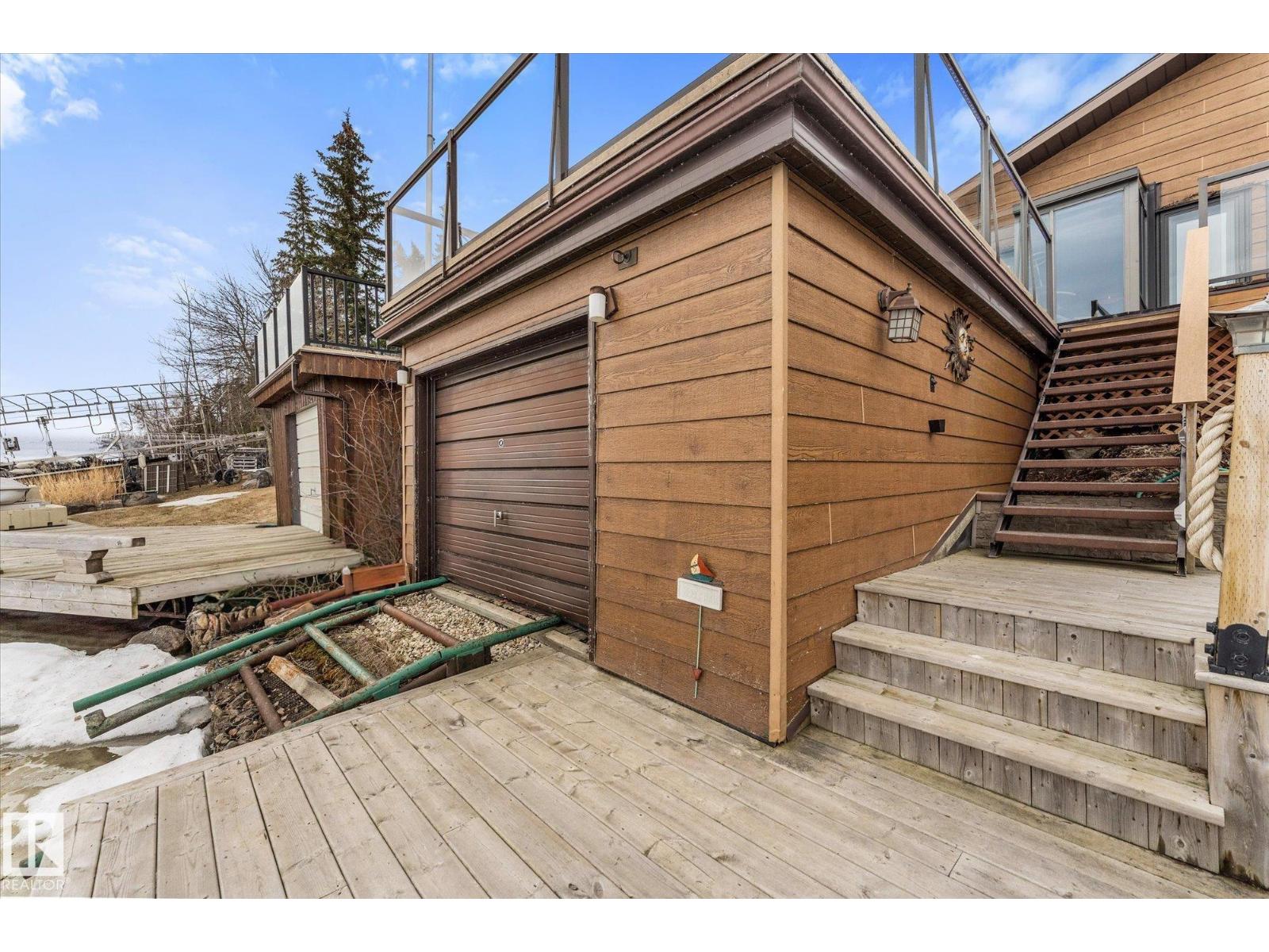 5039 6 St - 40