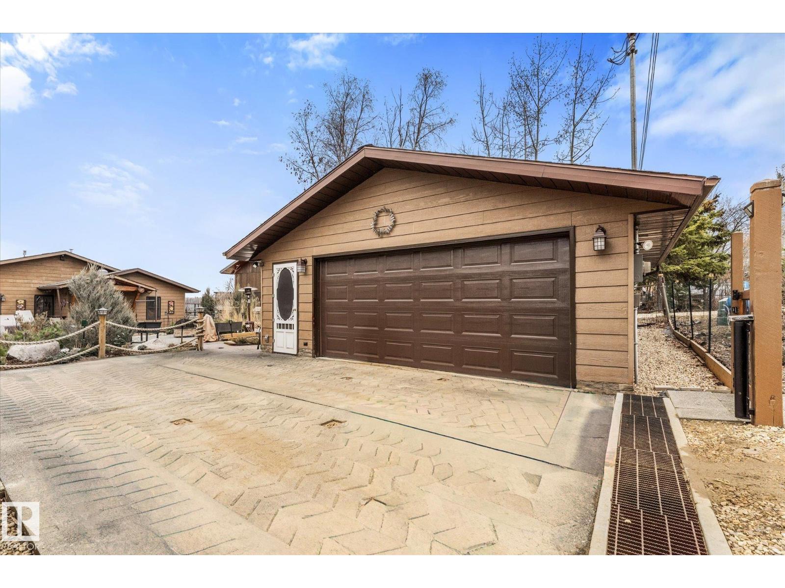 5039 6 St - 9
