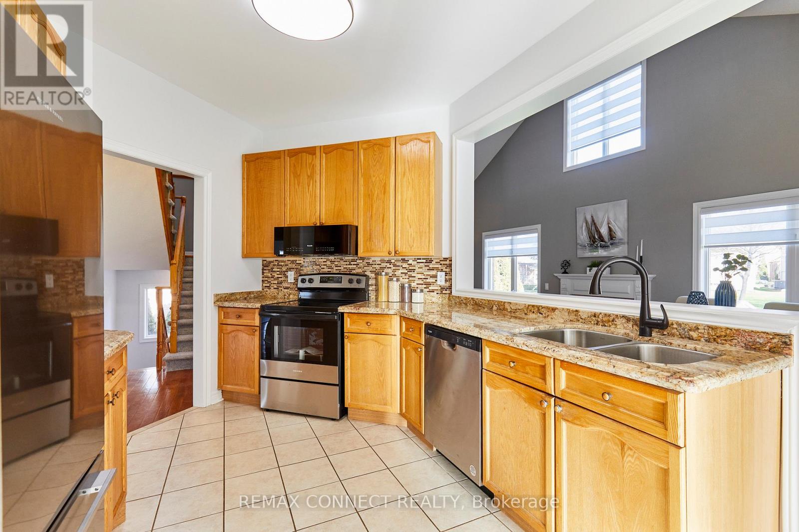 304 WATERBURY CRESCENT - 14