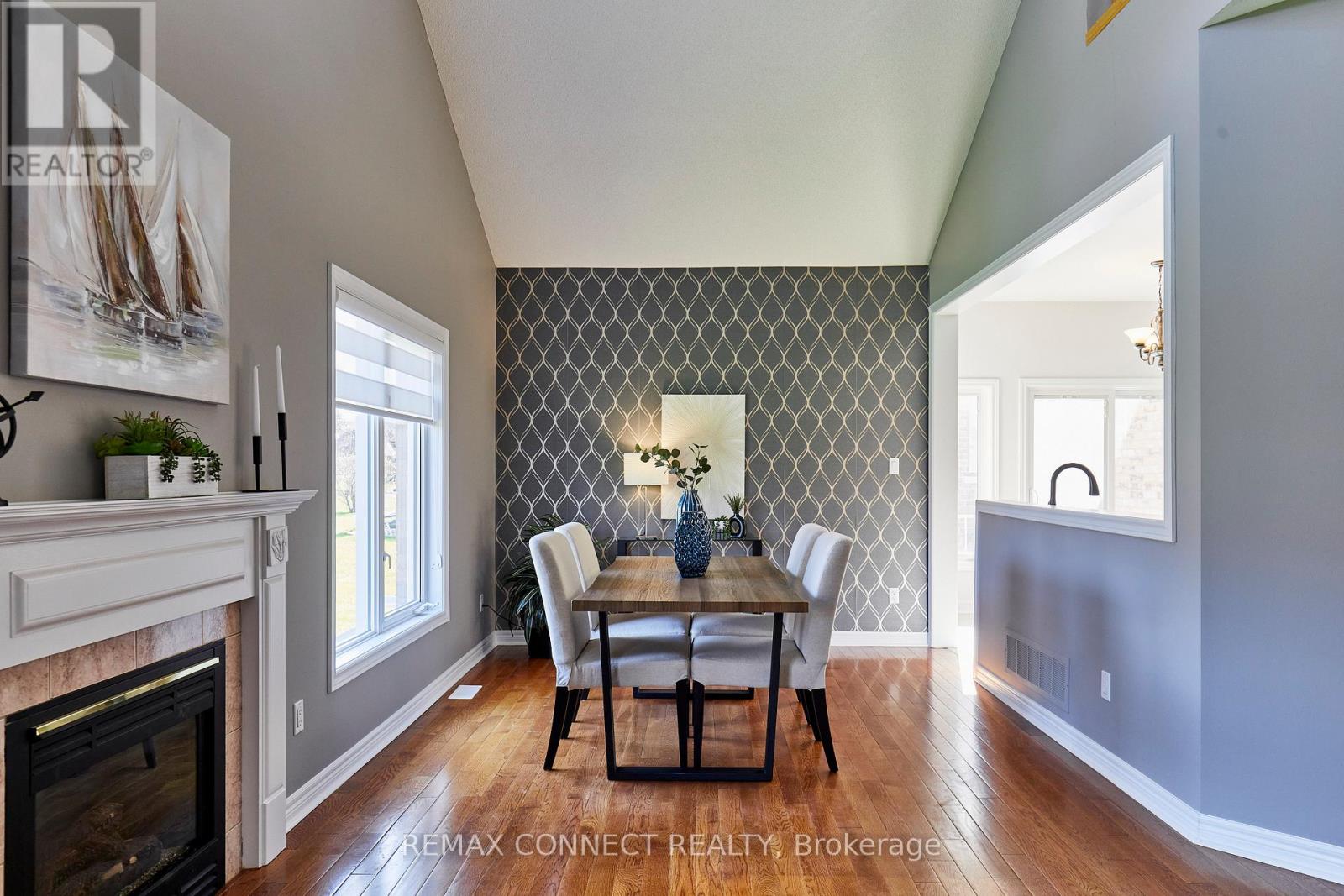 304 WATERBURY CRESCENT - 16