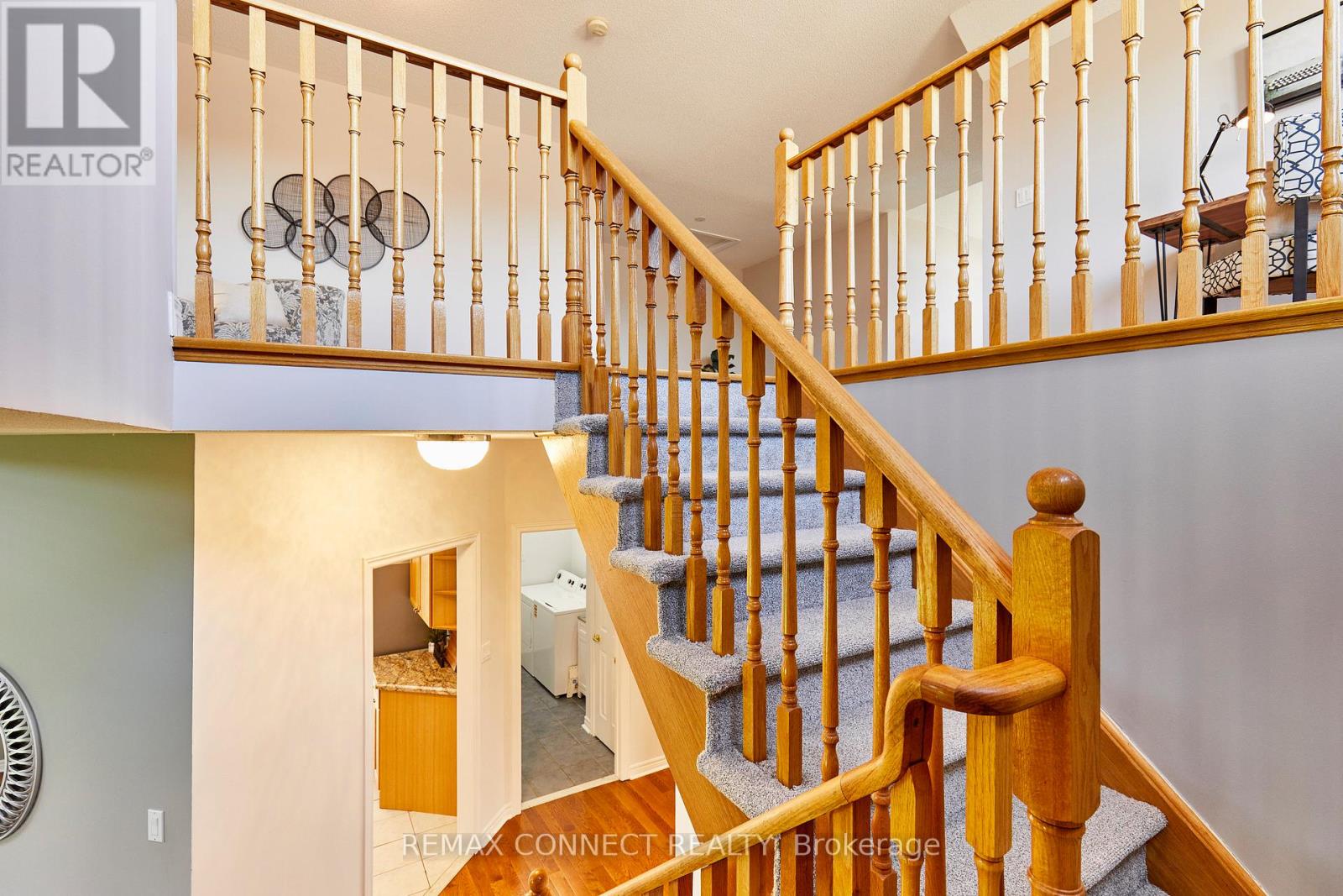 304 WATERBURY CRESCENT - 22