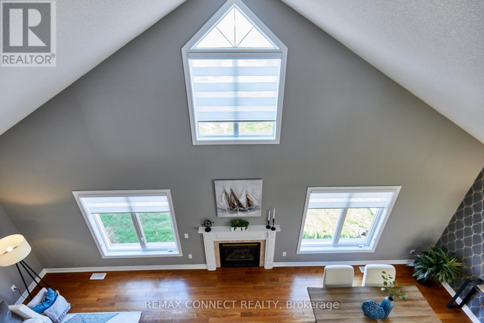 304 WATERBURY CRESCENT - 28