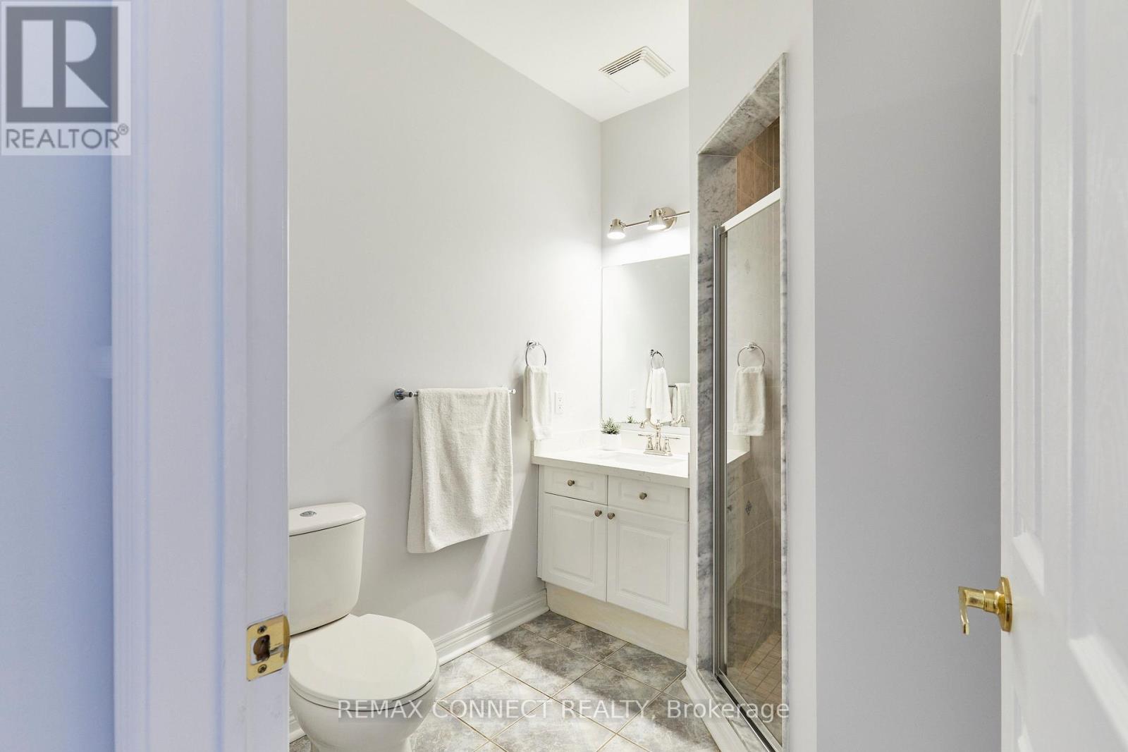 304 WATERBURY CRESCENT - 33