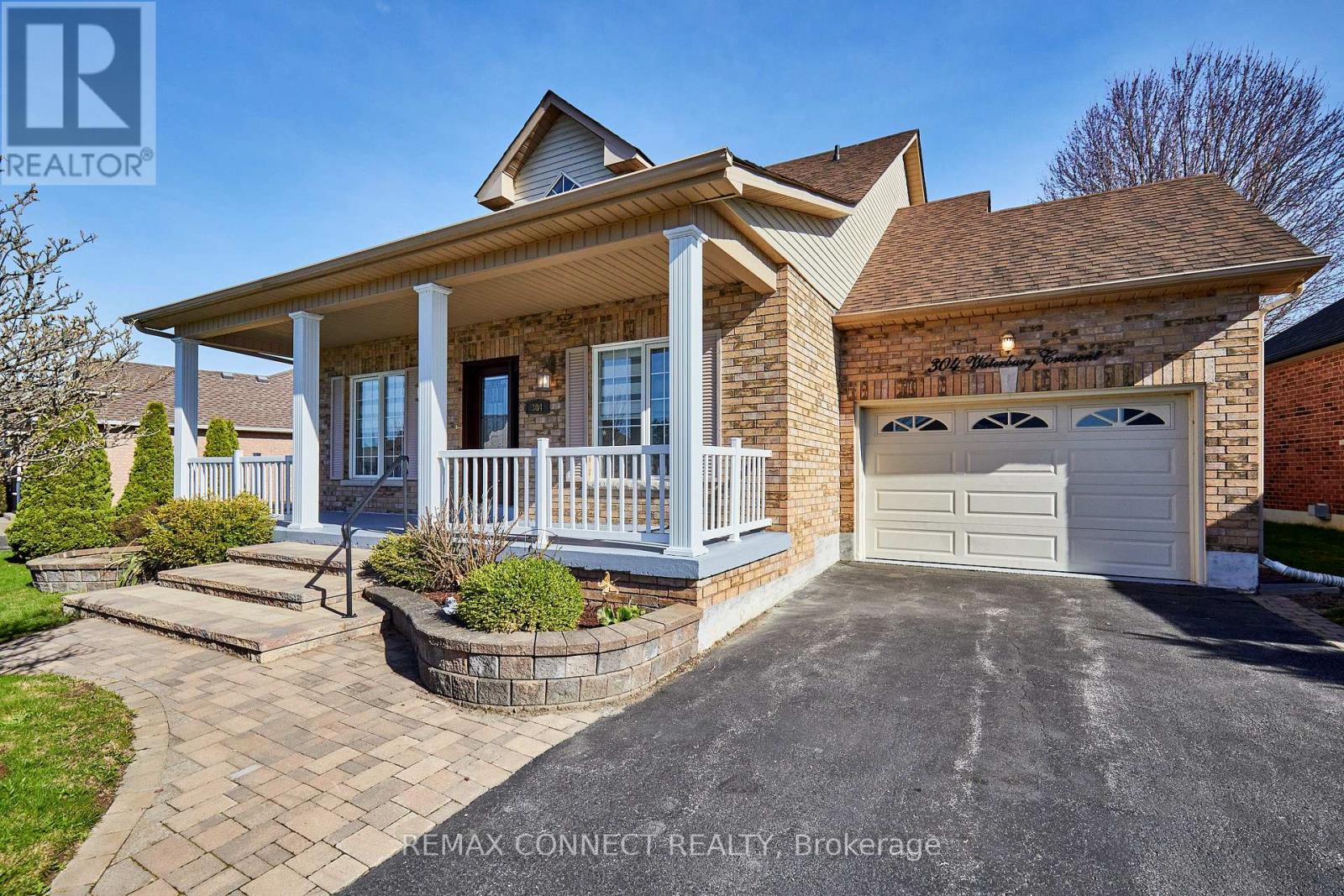 304 WATERBURY CRESCENT - 49