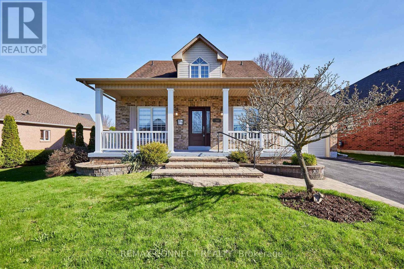 304 WATERBURY CRESCENT - 6