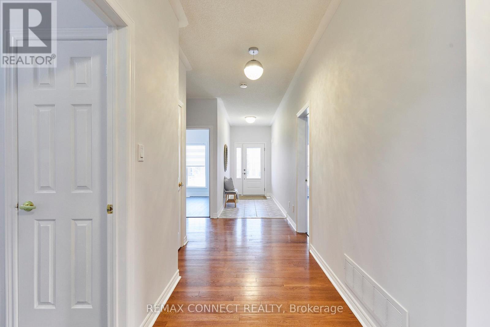 304 WATERBURY CRESCENT - 8
