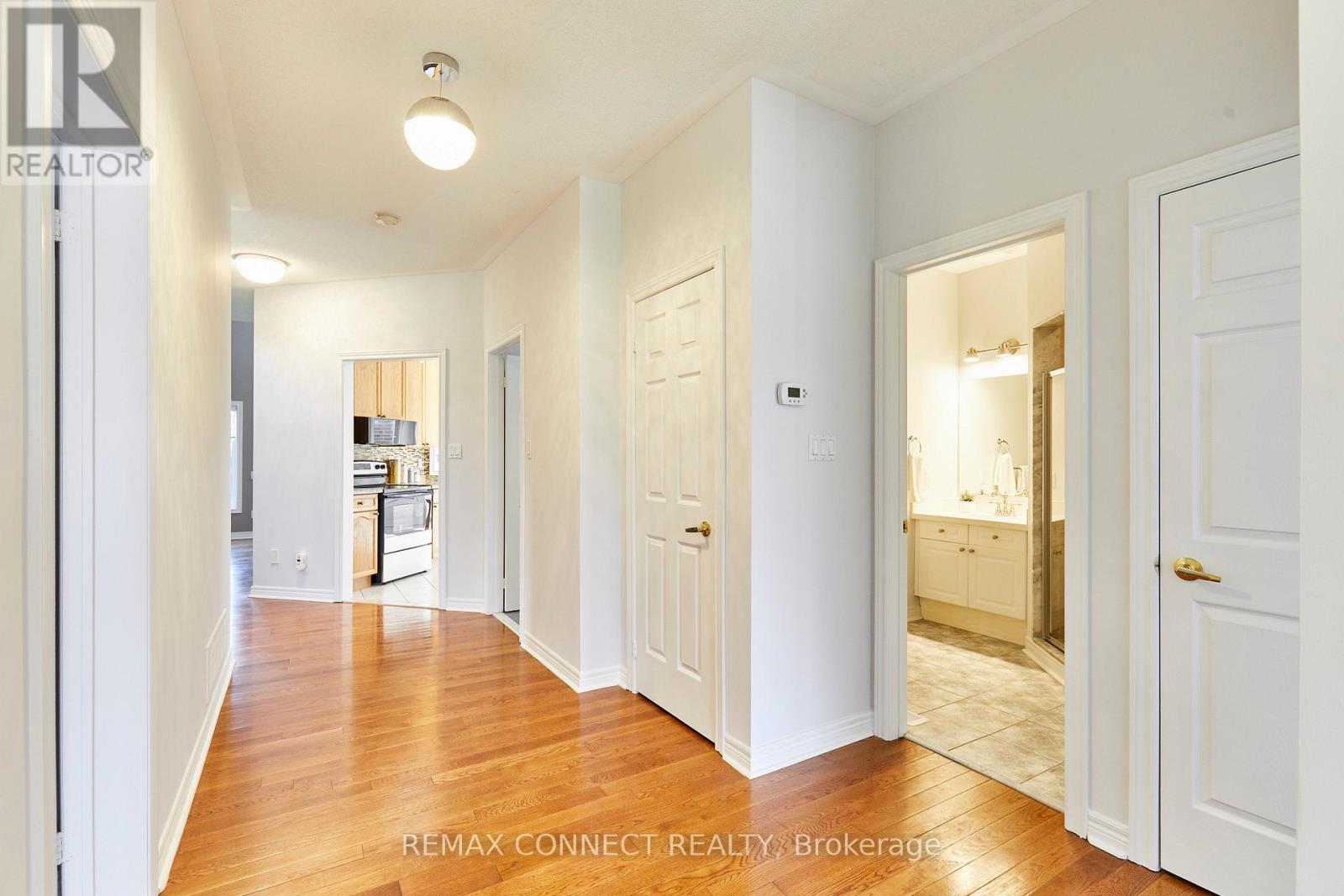 304 WATERBURY CRESCENT - 9