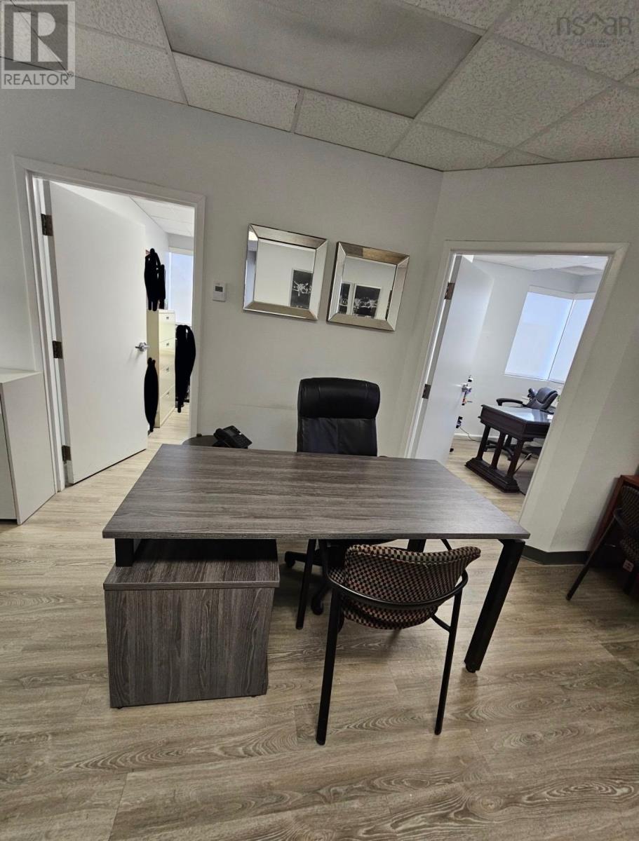 300 5991 Spring Garden Road, Halifax — photo 2