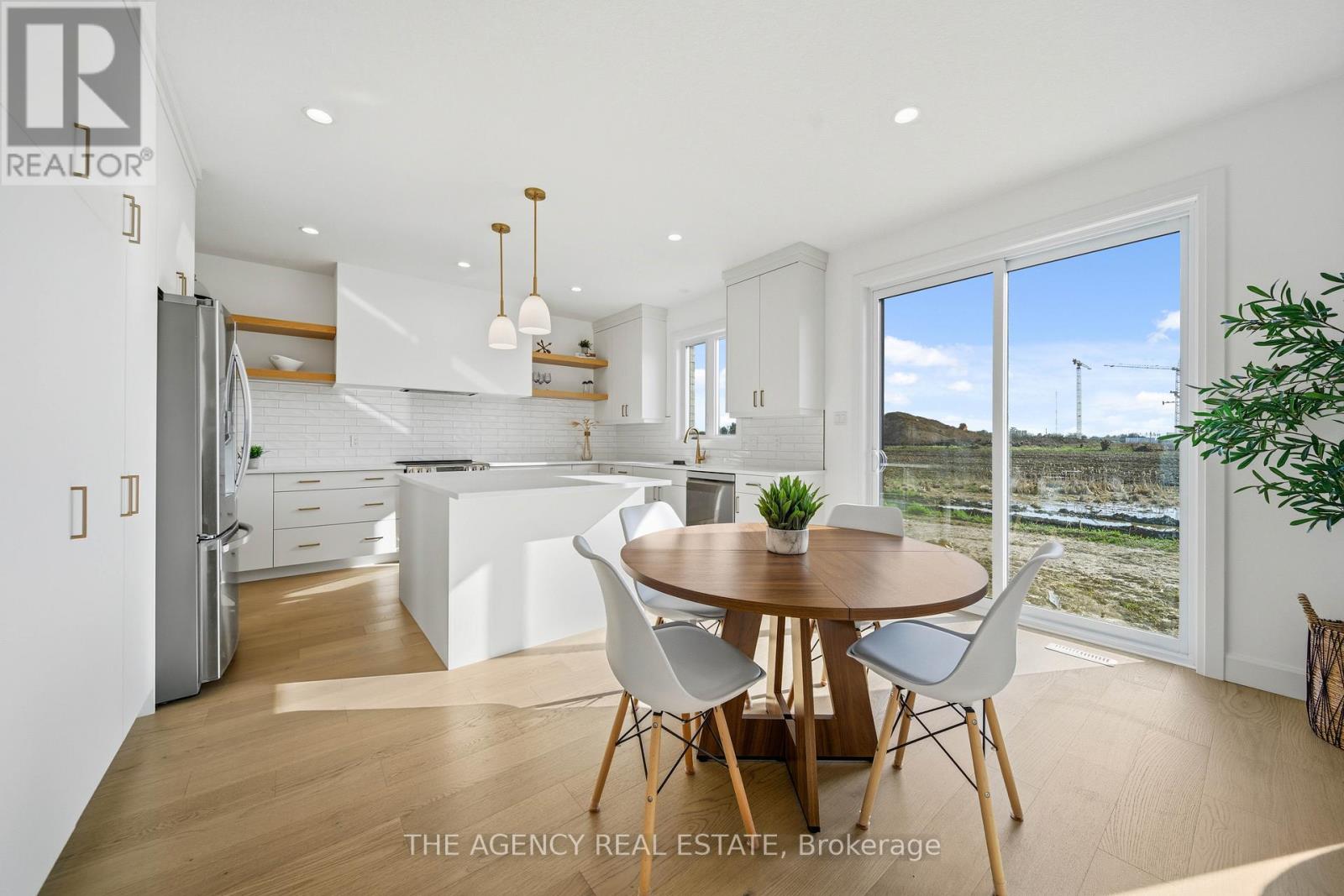 3140 REGIMENT ROAD W - 10