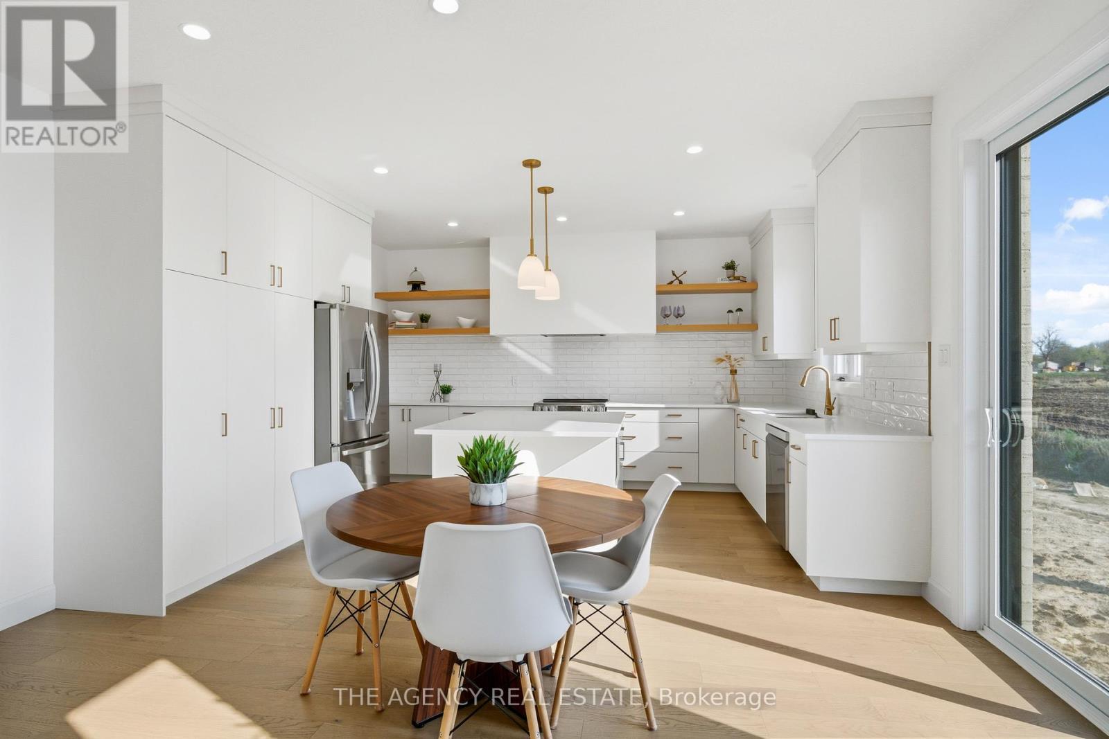 3140 REGIMENT ROAD W Property Photo