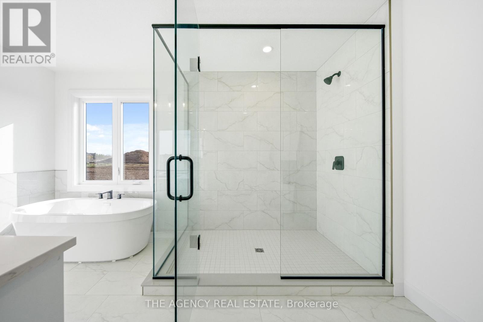 3140 REGIMENT ROAD W Property Photo