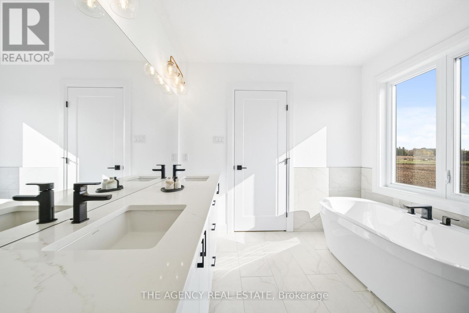 3140 REGIMENT ROAD W Property Photo