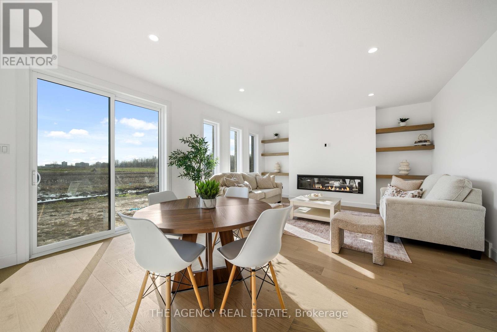 3140 REGIMENT ROAD W Property Photo