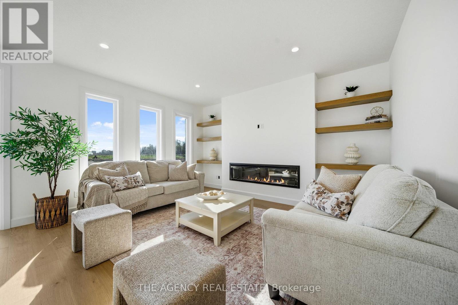 3140 REGIMENT ROAD W - 8