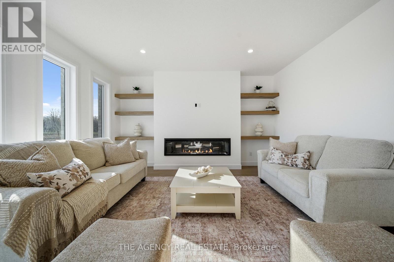 3140 REGIMENT ROAD W Property Photo