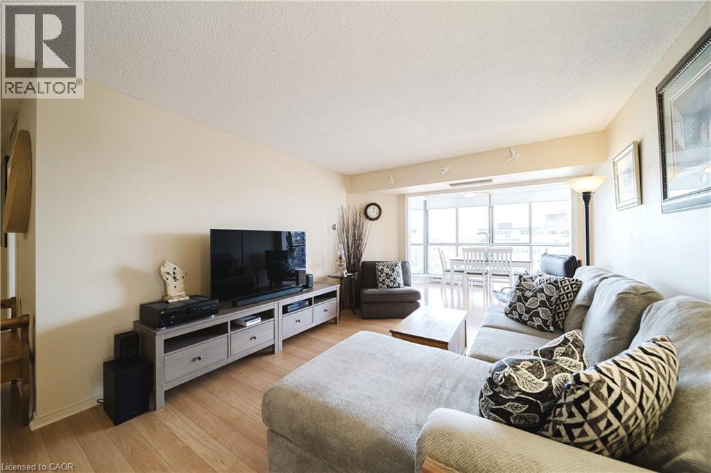 265 WESTCOURT Place Unit# 705, Waterloo, Ontario, N2L6E4 — Photo 6
