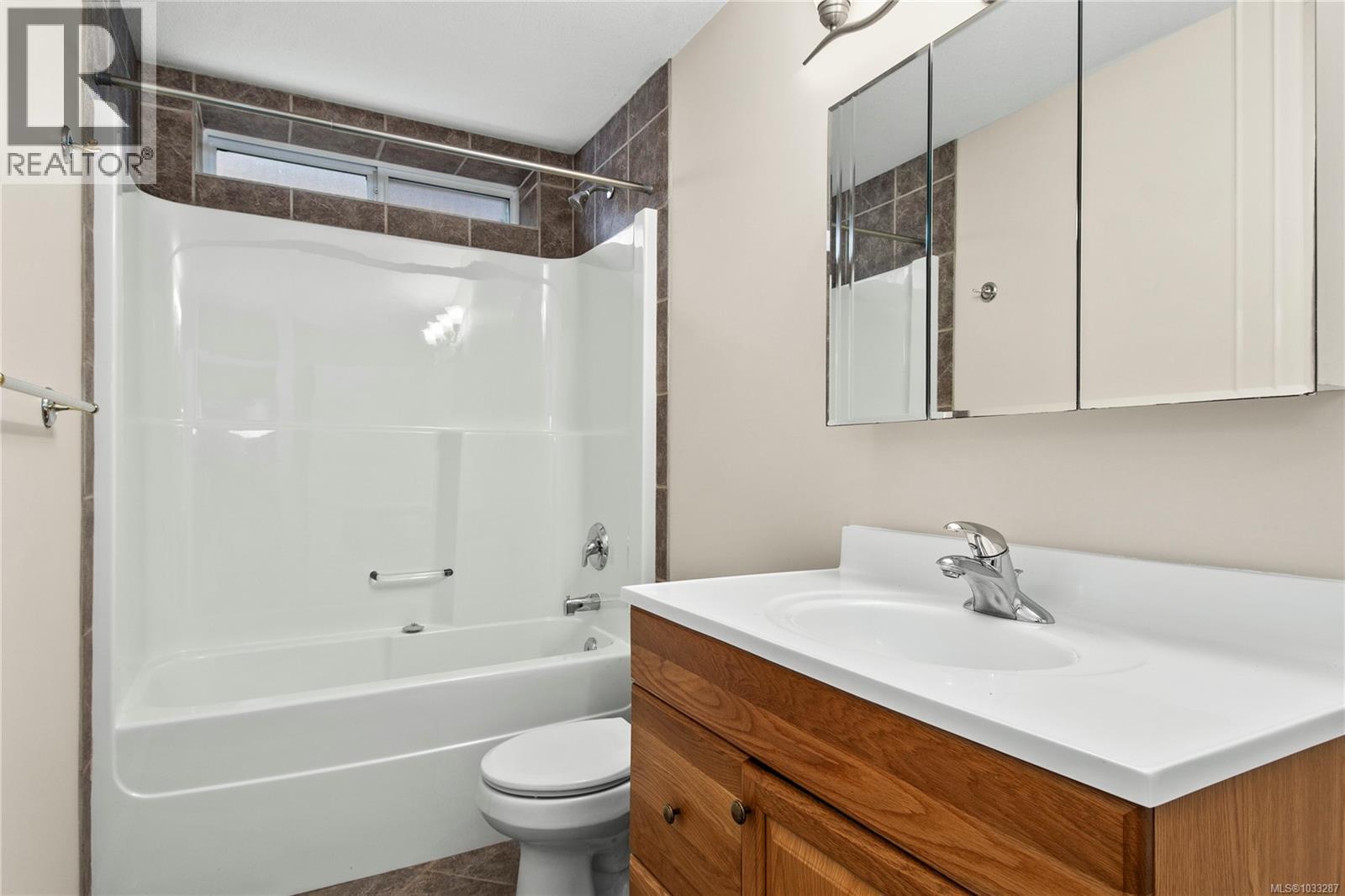 228 Maryland Rd, Campbell River