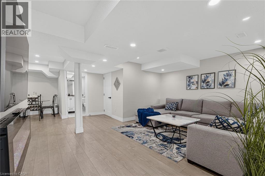 79 HOLBROOK Crescent - 25