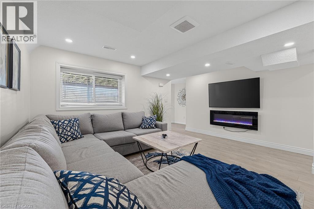 79 HOLBROOK Crescent - 27