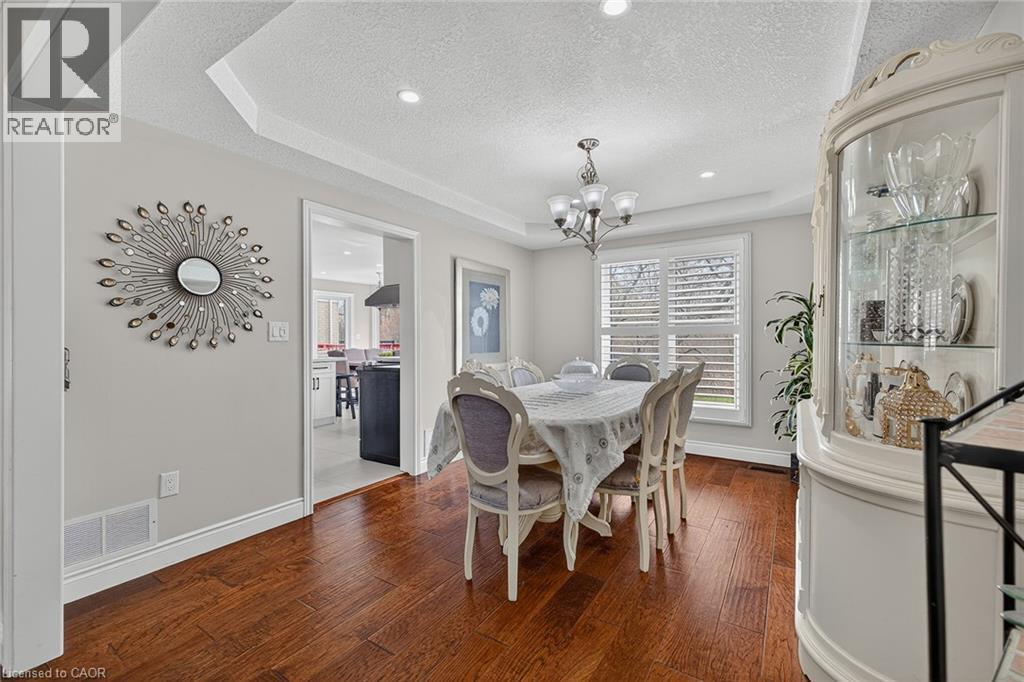 79 HOLBROOK Crescent - 9