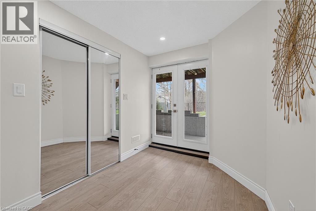 79 HOLBROOK Crescent - 33