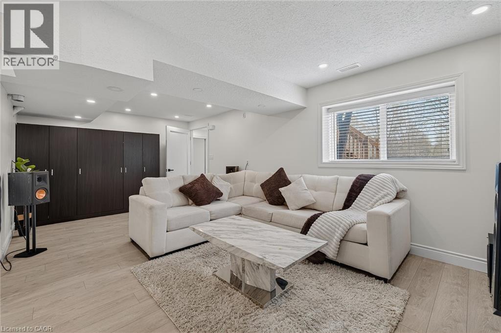 79 HOLBROOK Crescent - 29